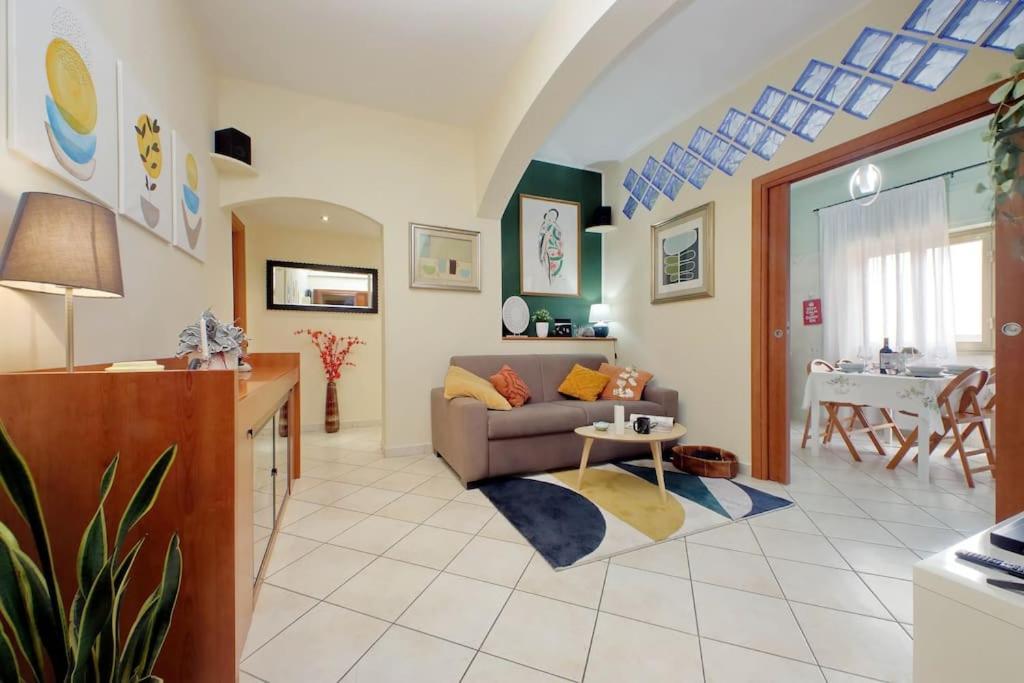 Relax With 2 Balconies - 2 Bedroom Flat, 3rd Floor With Lift, High Comfort, Quite, A Walk From Urban Train Station Gemelli And Metro A Stops Battistini & Cornelia Connecting To Center In 20 Minutes, 2 Steps From Bus Stop, Cycle Path, Groceries Appartamento Roma